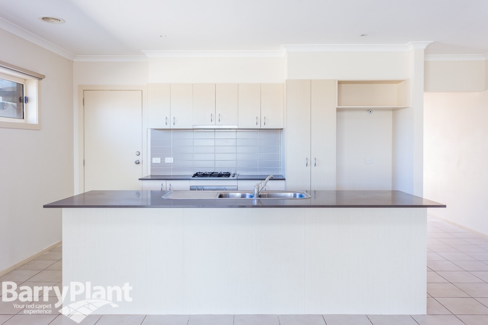 6 Grenache Street, Point Cook, VIC 3030, Point Cook - Thumbnail 4