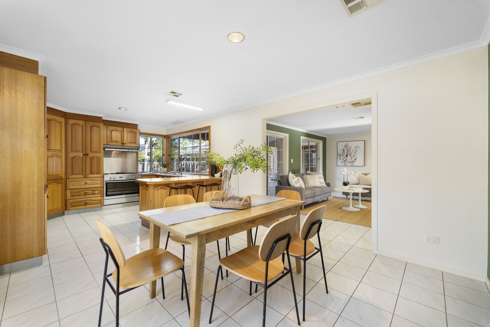 6 Greylea Grove, Seabrook, VIC 3028 - Thumbnail 2 - 21/09/2026