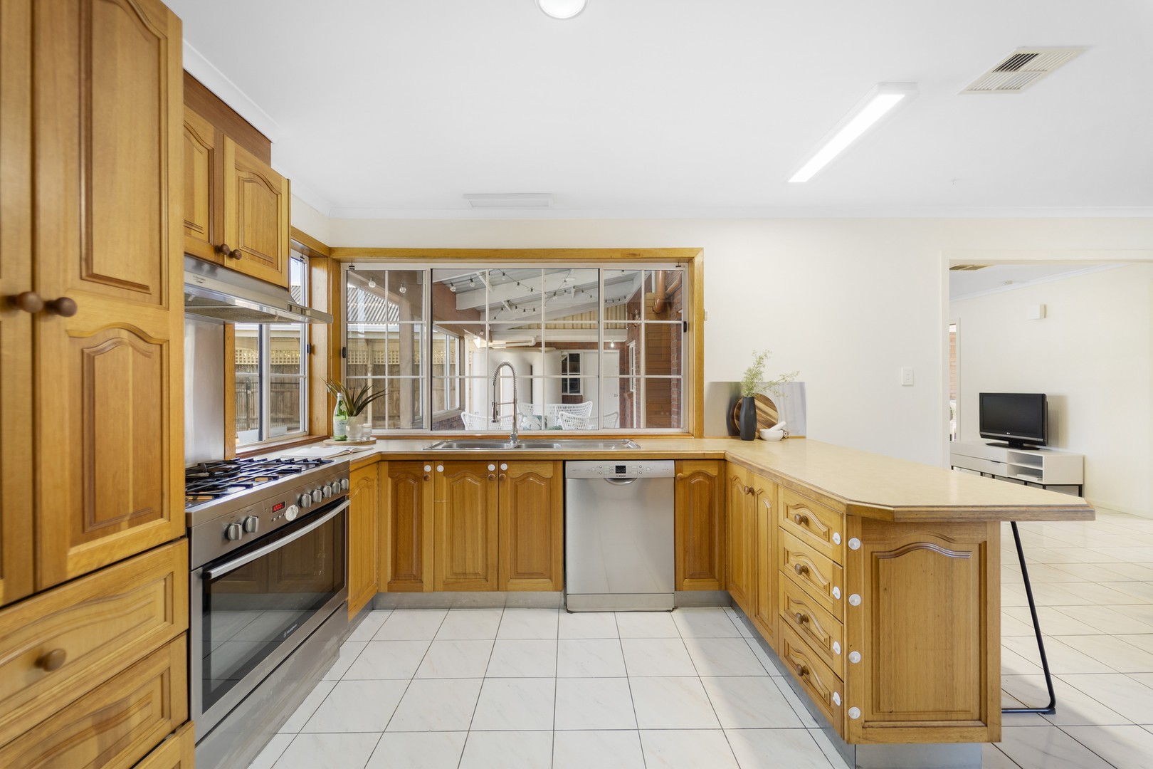 6 Greylea Grove, Seabrook, VIC 3028, Seabrook - Thumbnail 6