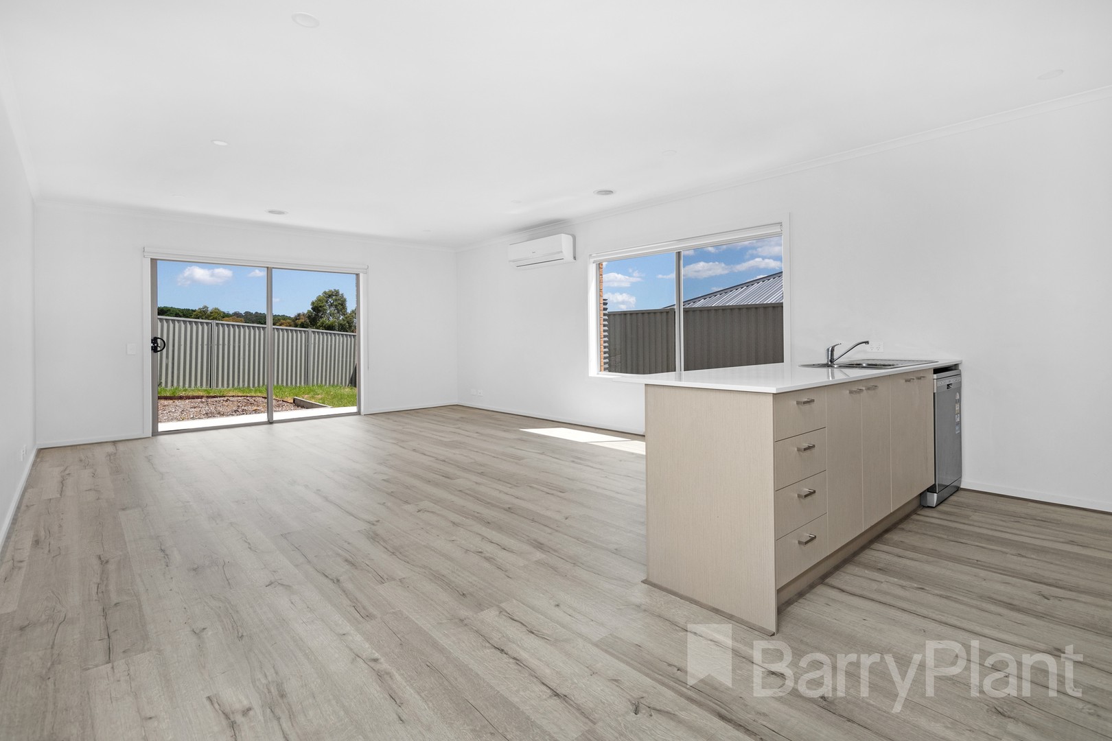 6 Haigh Place, Mount Pleasant, VIC 3350, Mount Pleasant - Thumbnail 2