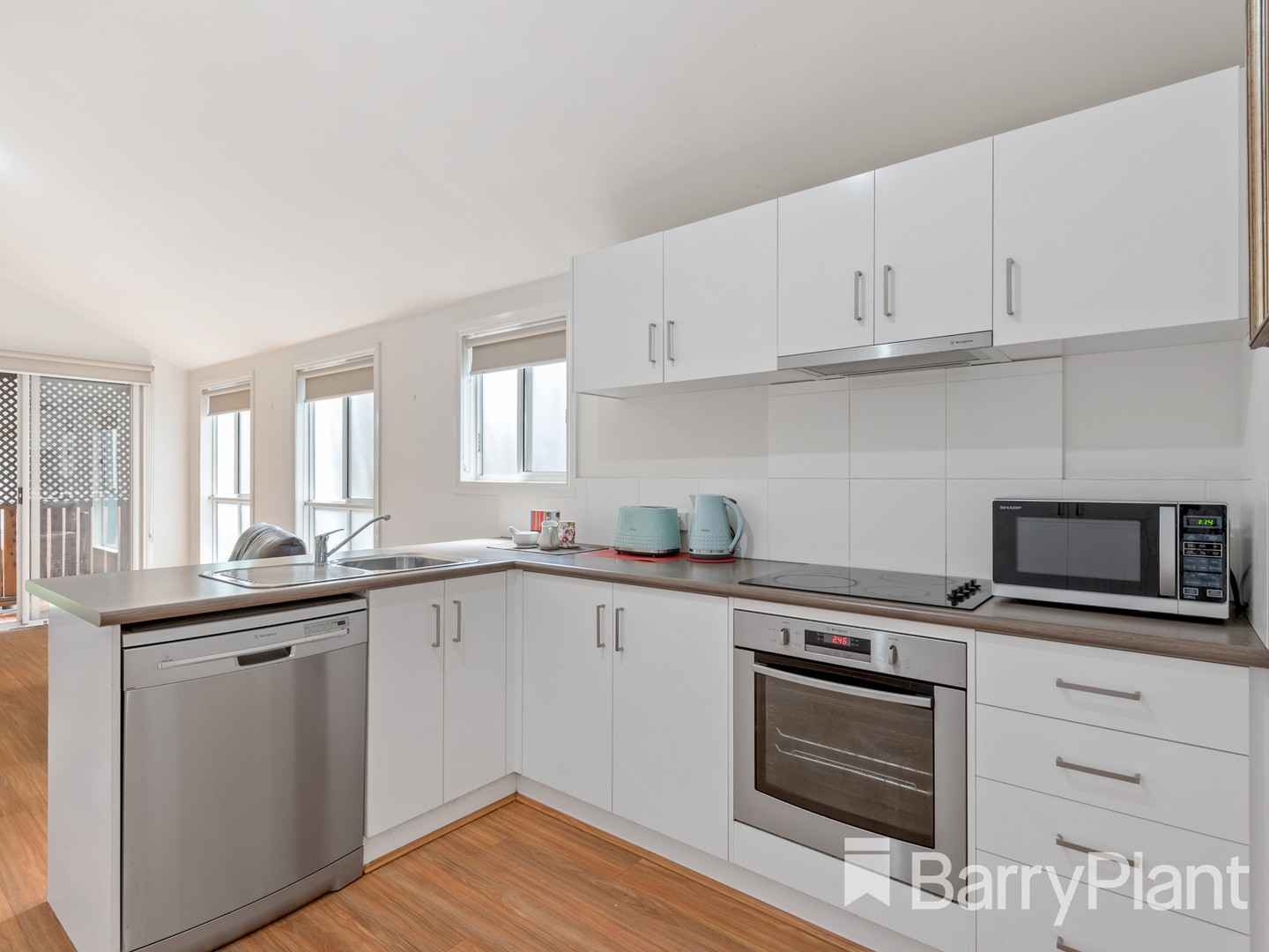 6 Harcourt Street, Blackburn North, VIC 3130, Blackburn North - Thumbnail 2