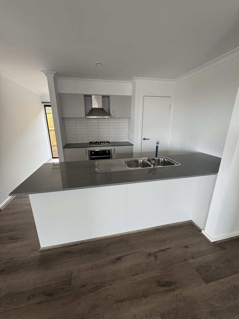 6 Hardhead StreetWallan, vic 3756  - Leased, Wallan - Thumbnail 2