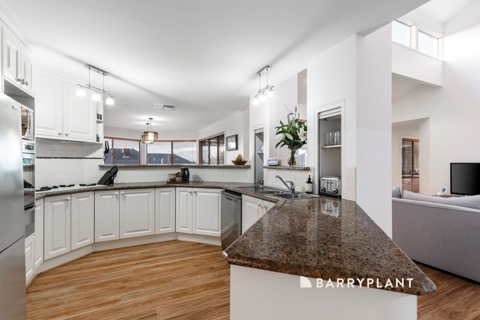 6 Harry Nance Close, Lysterfield, VIC 3156, Lysterfield - Thumbnail 3