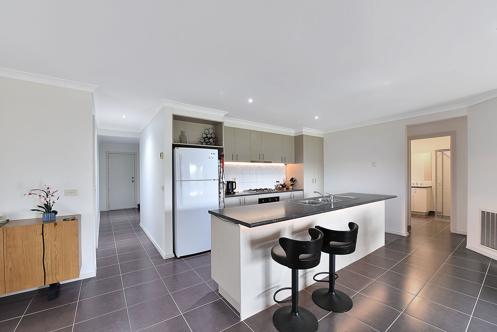 6 Hatfield Ct, Sunbury, VIC 3429, Sunbury - Thumbnail 4