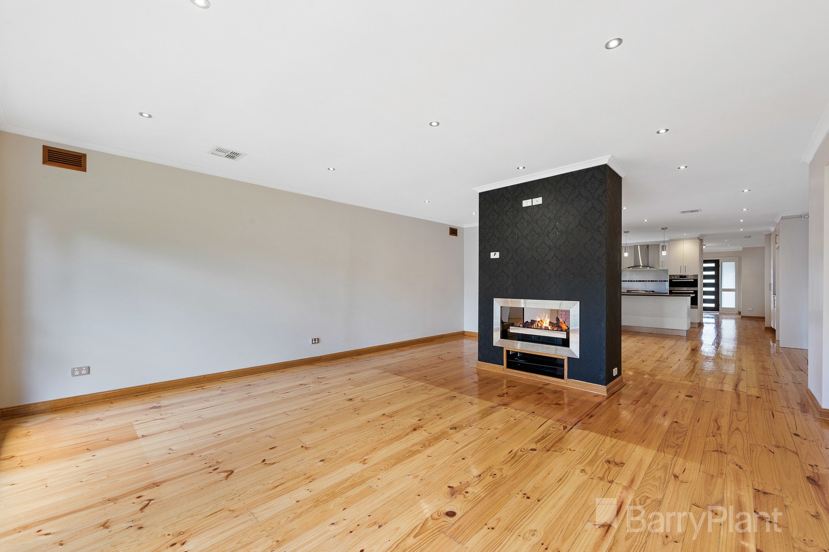 6 Hattah Court, Taylors Lakes, VIC 3038 - Thumbnail 2 - 12/05/2025