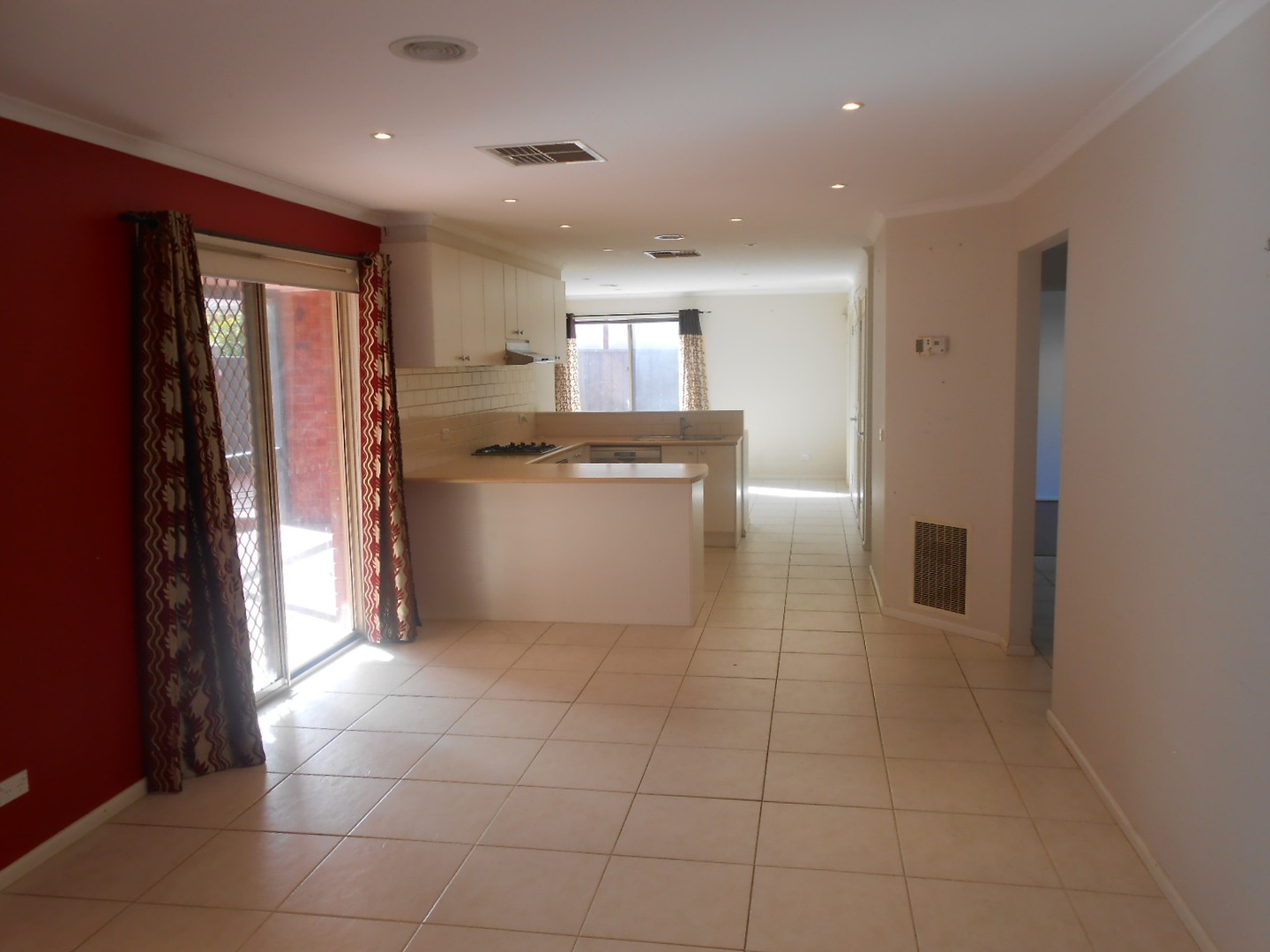 6 Hessing Green, Caroline Springs, VIC 3023 - Thumbnail 1 - 06/03/2025