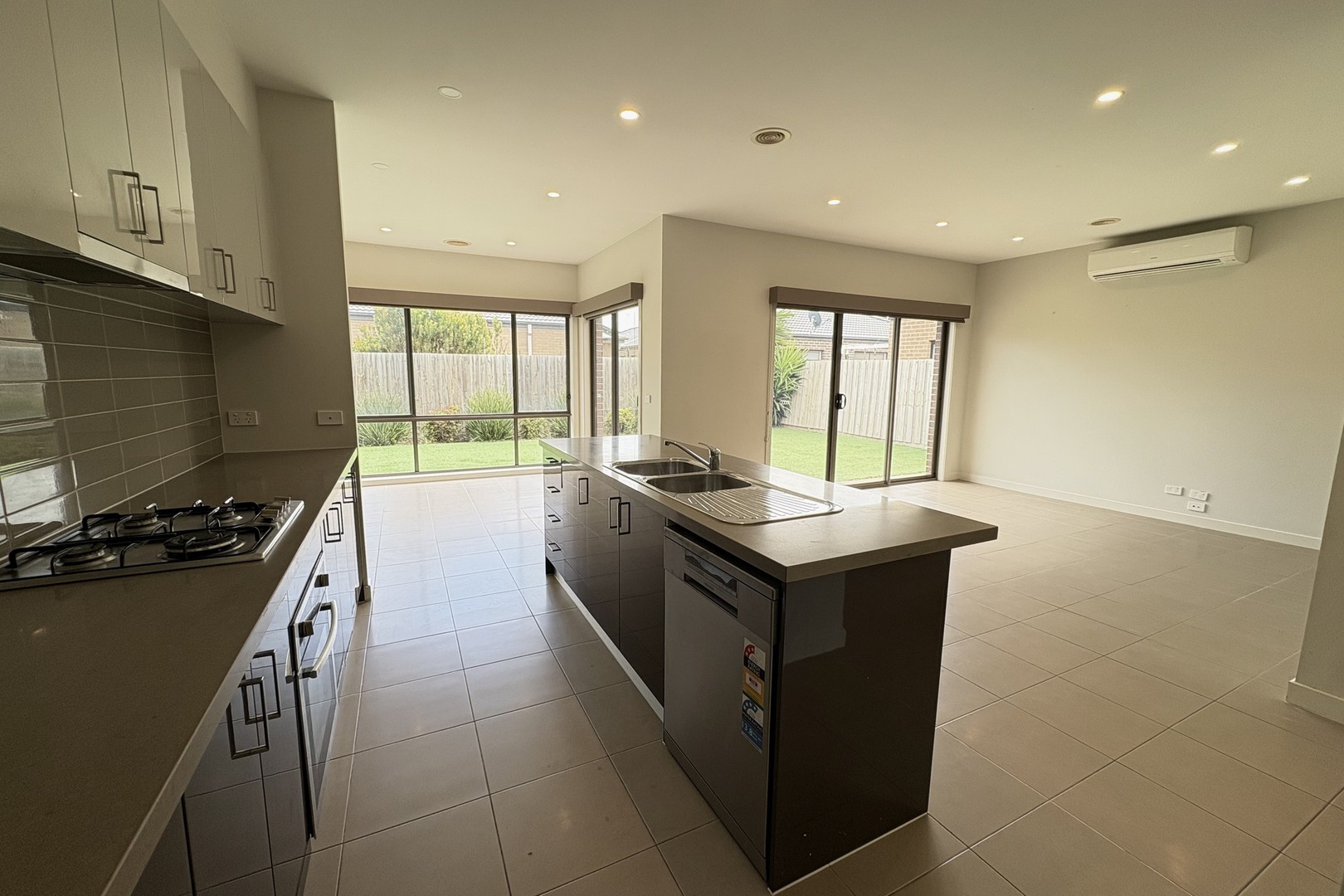 6 Hibiscus Street, Aintree, VIC 3336, Aintree - Thumbnail 4