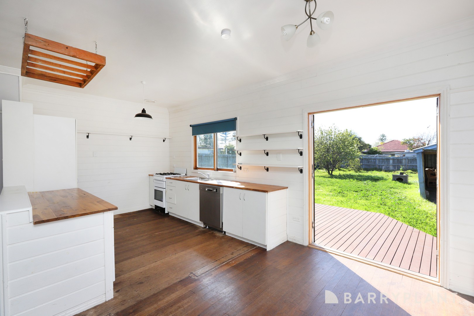 6 Hoad Street, Sunshine North, VIC 3020 - Thumbnail 2 - 23/09/2024