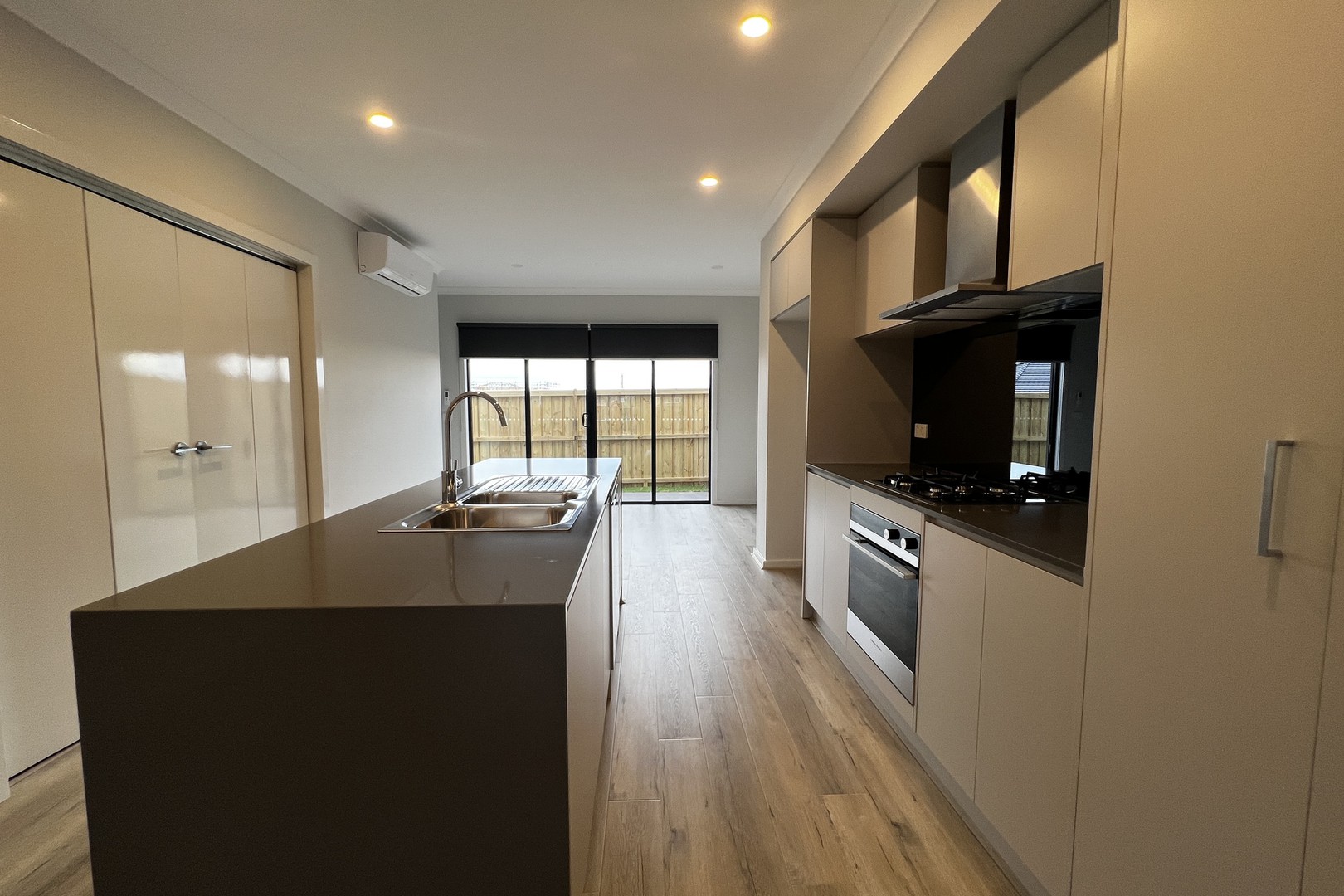 6 Homage Avenue, Fraser Rise, VIC 3336, Fraser Rise - Thumbnail 4