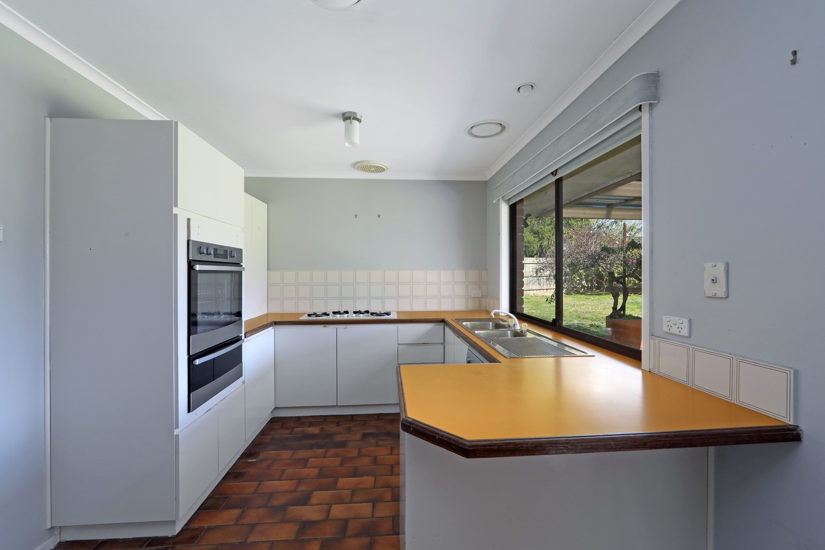 6 Homewood Close, Ferntree Gully, VIC 3156, Ferntree Gully - Thumbnail 2