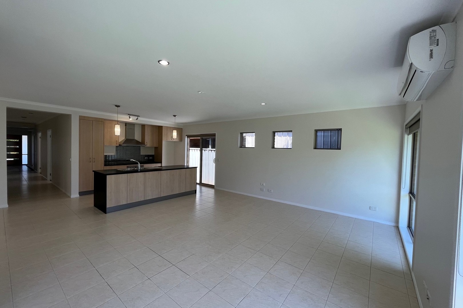 6 Hunts Cross Way, Caroline Springs, VIC 3023, Caroline Springs - Thumbnail 4