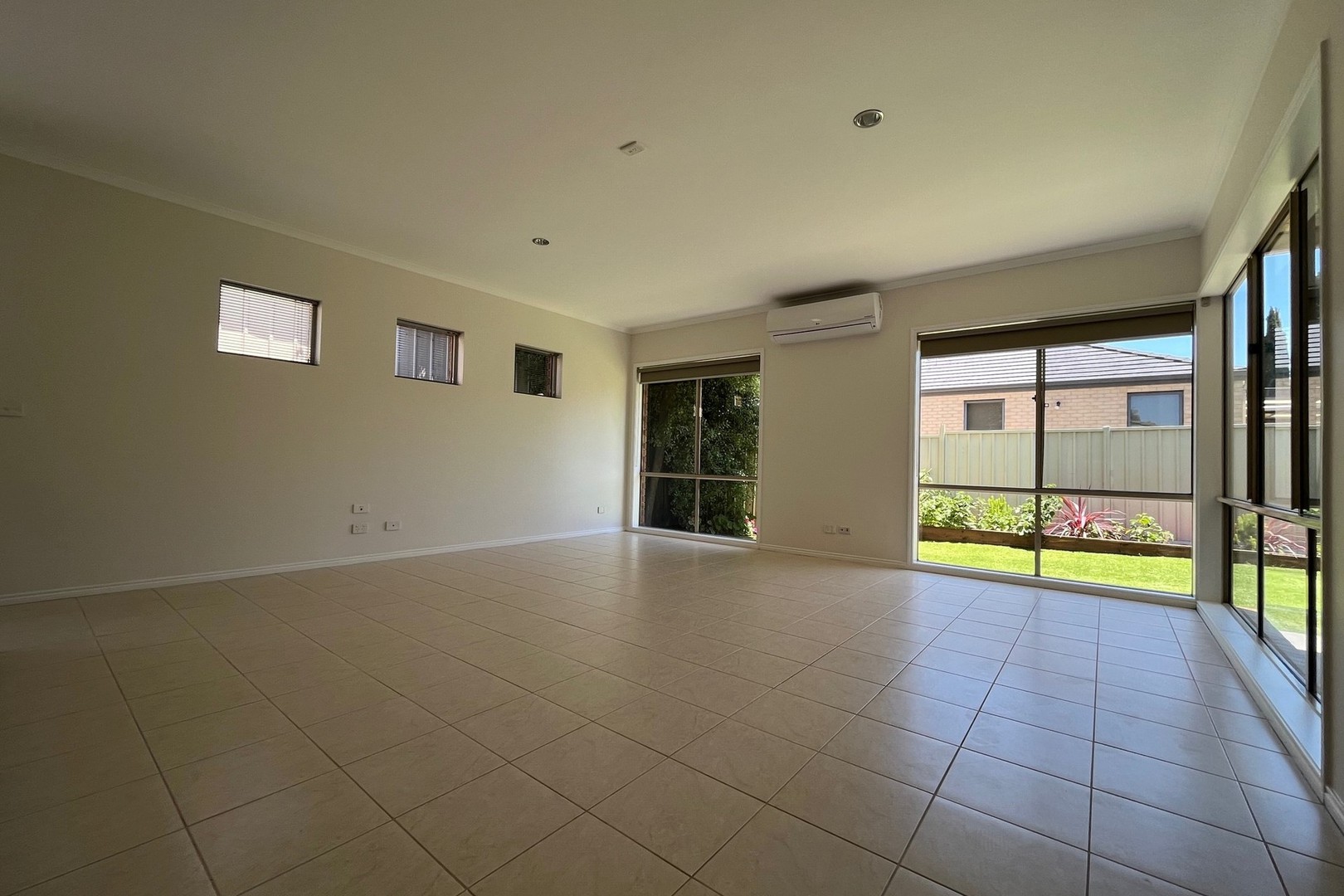6 Hunts Cross Way, Caroline Springs, VIC 3023, Caroline Springs - Thumbnail 6