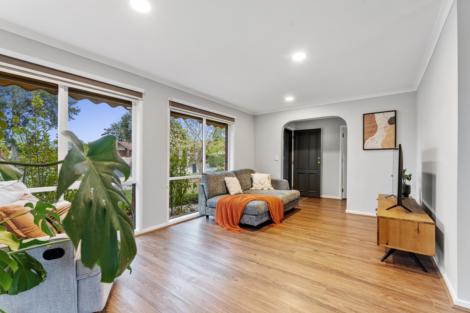 6 Innes Court, Taylors Lakes, VIC 3038 - Thumbnail 1 - 30/04/2025