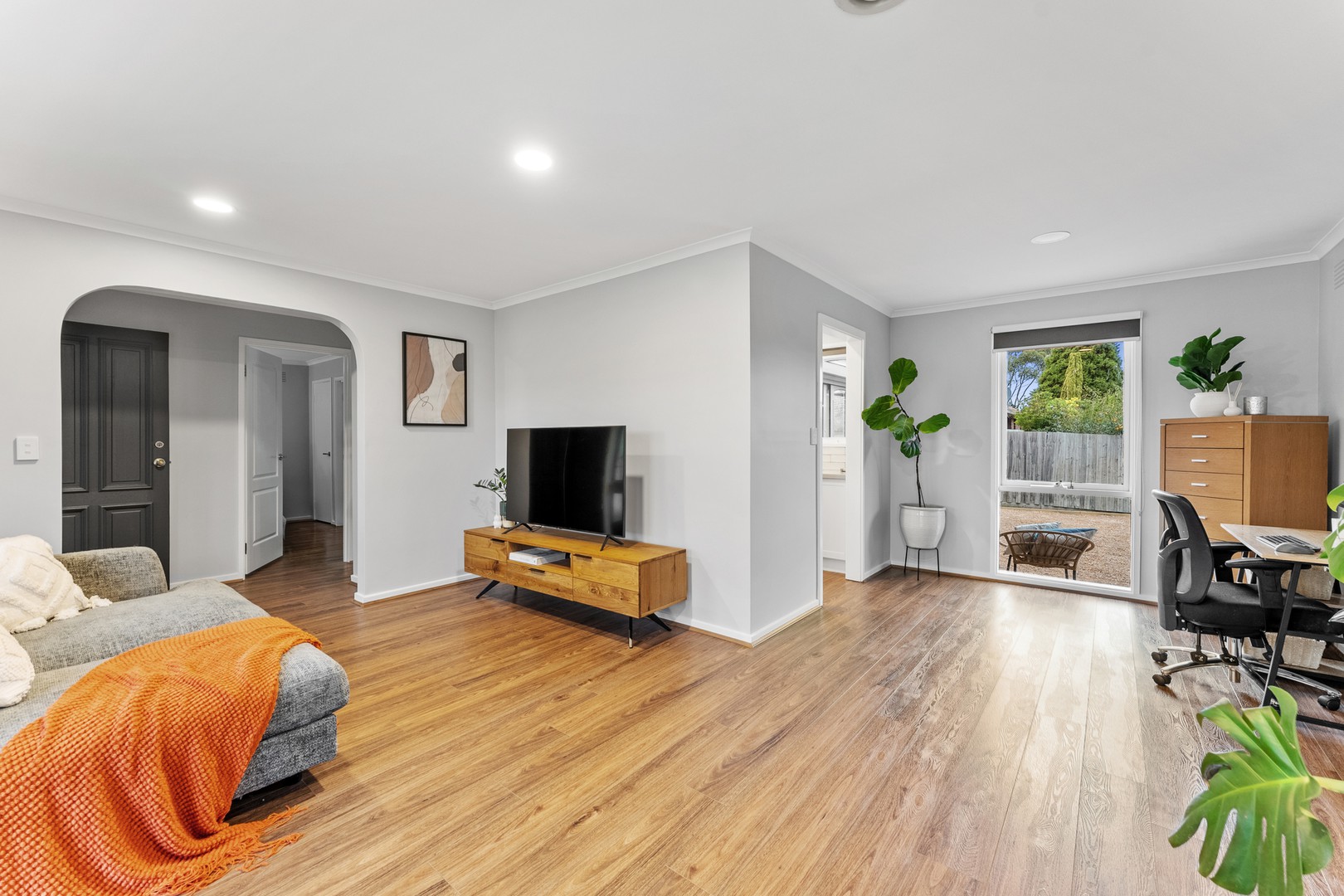 6 Innes Court, Taylors Lakes, VIC 3038 - Thumbnail 2 - 30/04/2025