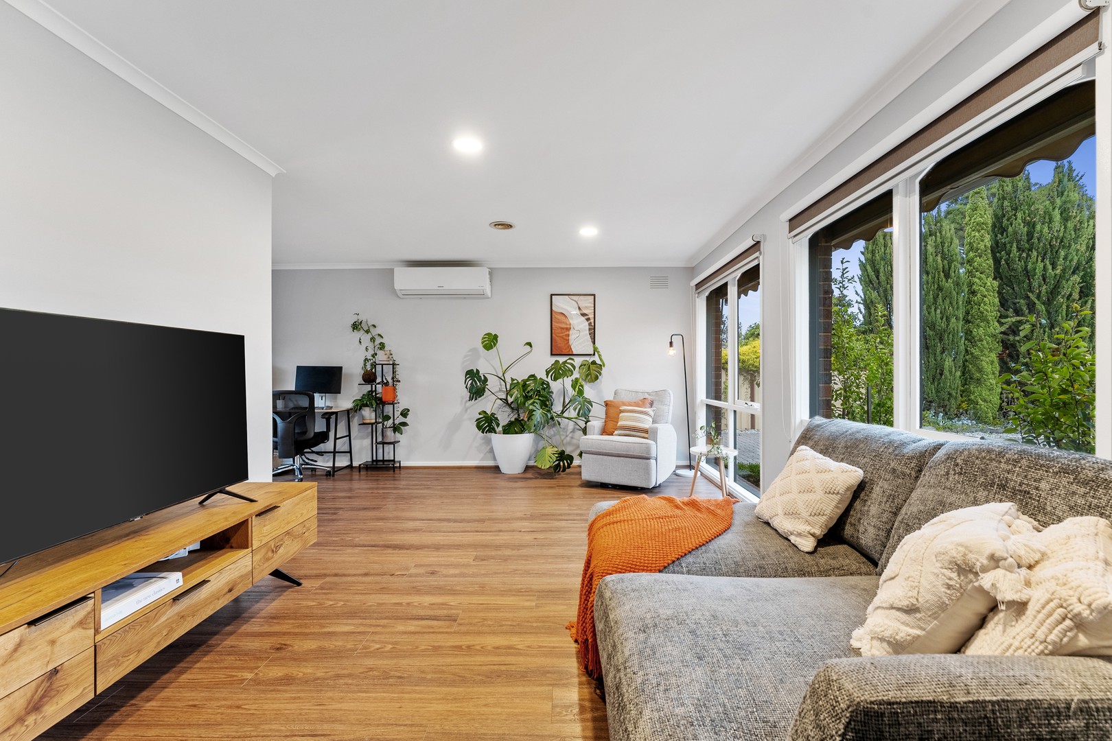 6 Innes Court, Taylors Lakes, VIC 3038, Taylors Lakes - Thumbnail 4