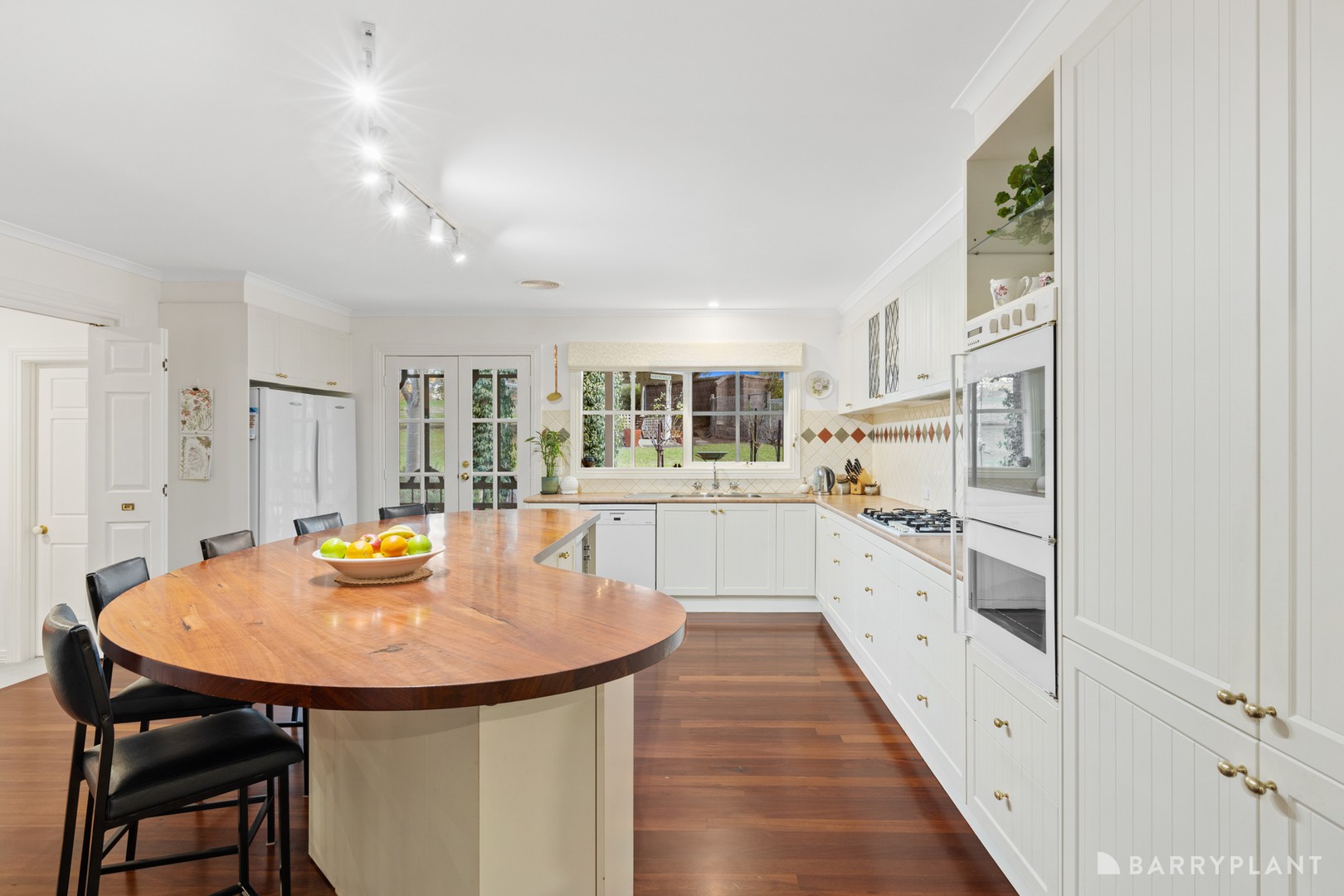 6 Joseph Court, Park Orchards, VIC 3114 - Thumbnail 2 - 20/06/2025