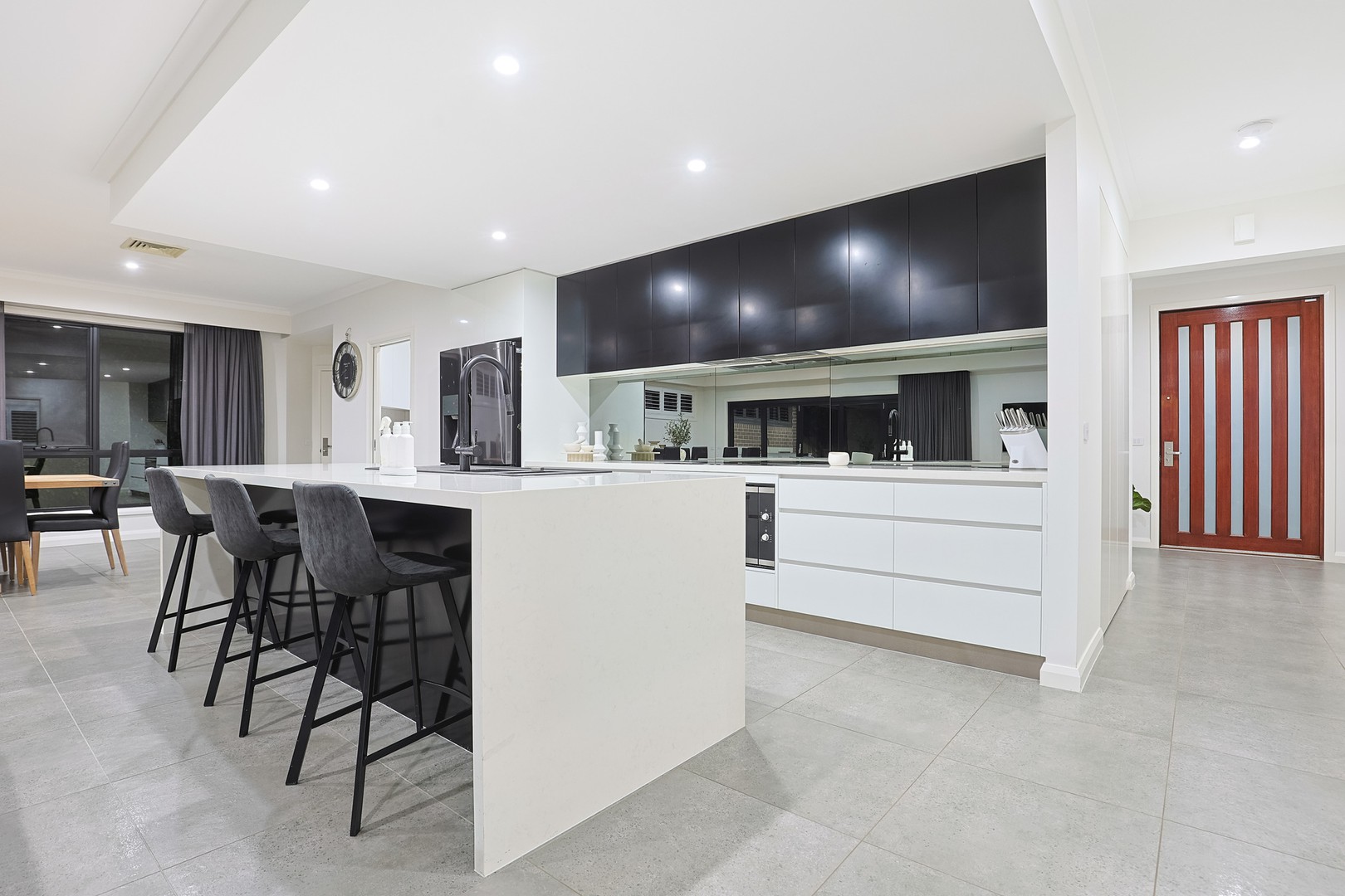 6 Kaitlyn Court, Mildura, VIC 3500 - Thumbnail 2 - 19/11/2025