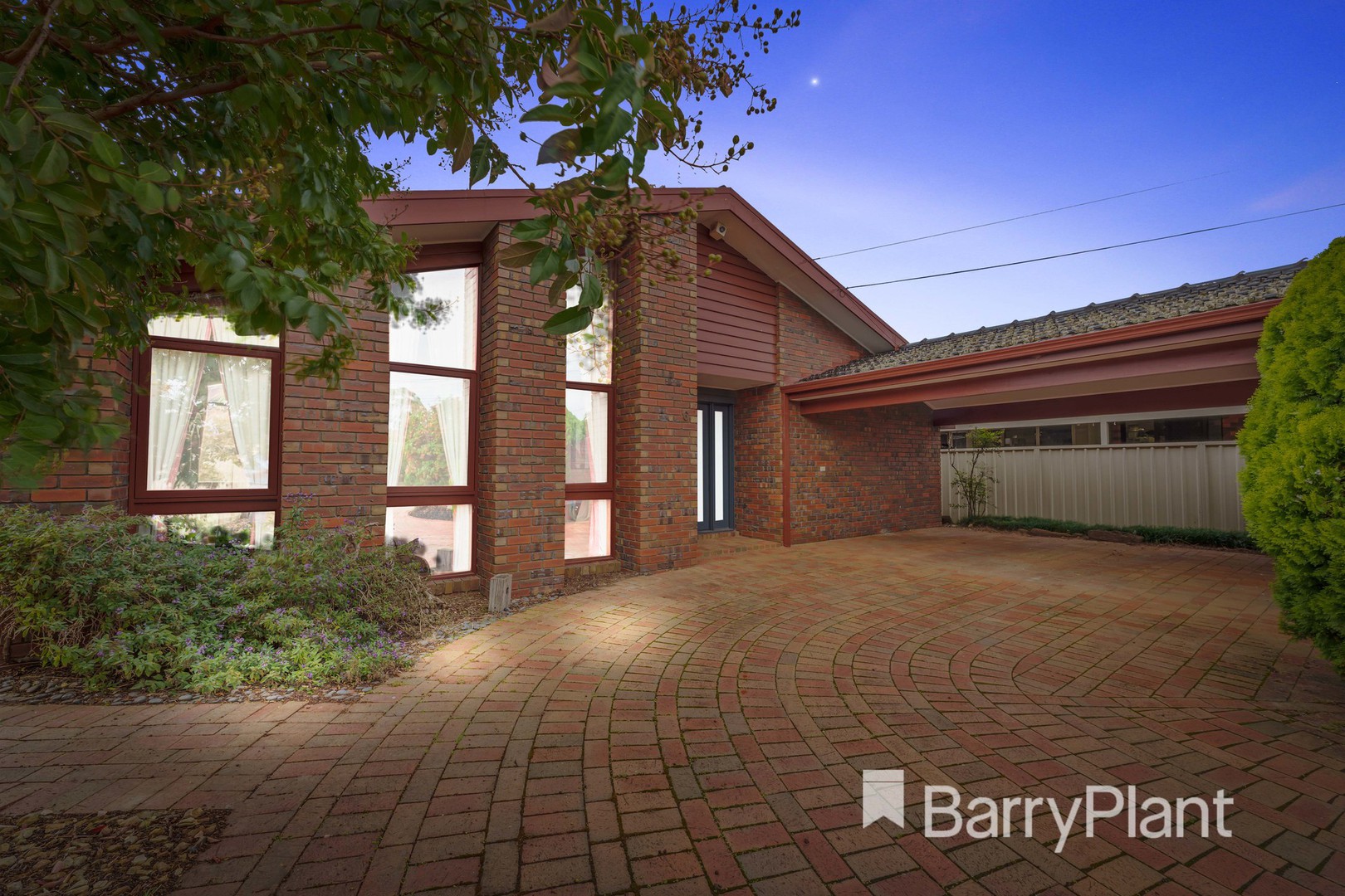 6 Kameruka Court, Werribee, VIC 3030, Werribee - Thumbnail 2