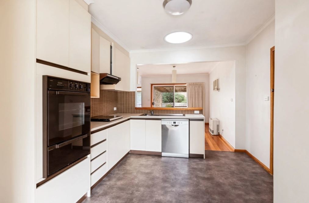 6 Keilor Avenue, Reservoir, VIC 3073, Reservoir - Thumbnail 3