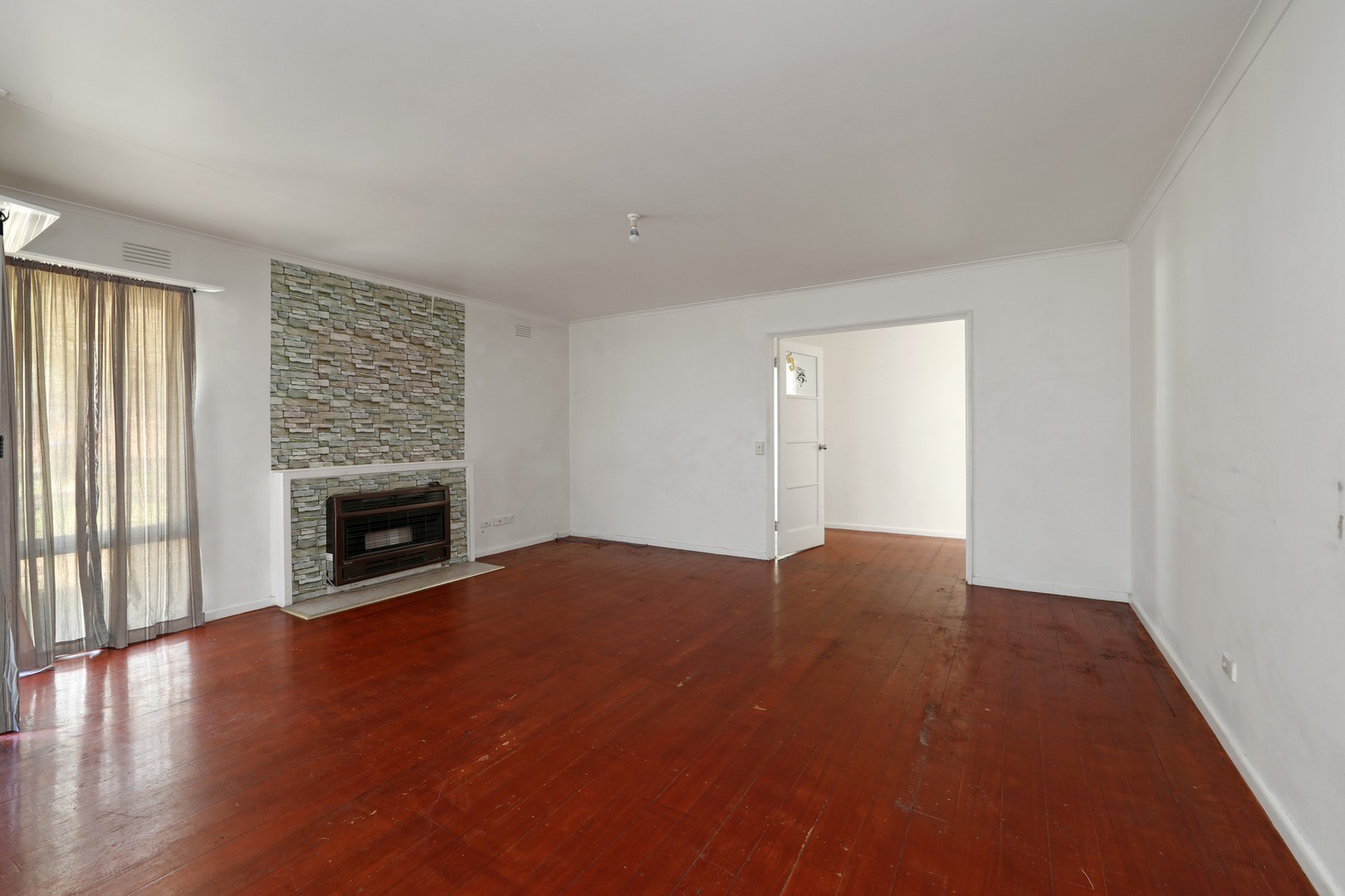 6 Kenwyn Court, Ferntree Gully, VIC 3156, Ferntree Gully - Thumbnail 2