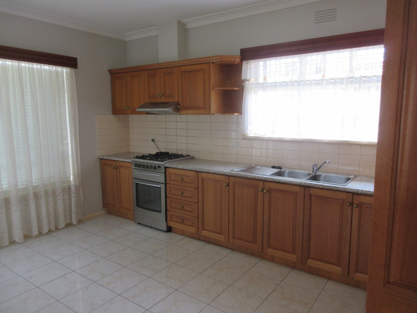 6 Keon Crescent, Sunshine West, VIC 3020 - Thumbnail 1 - 04/01/2022