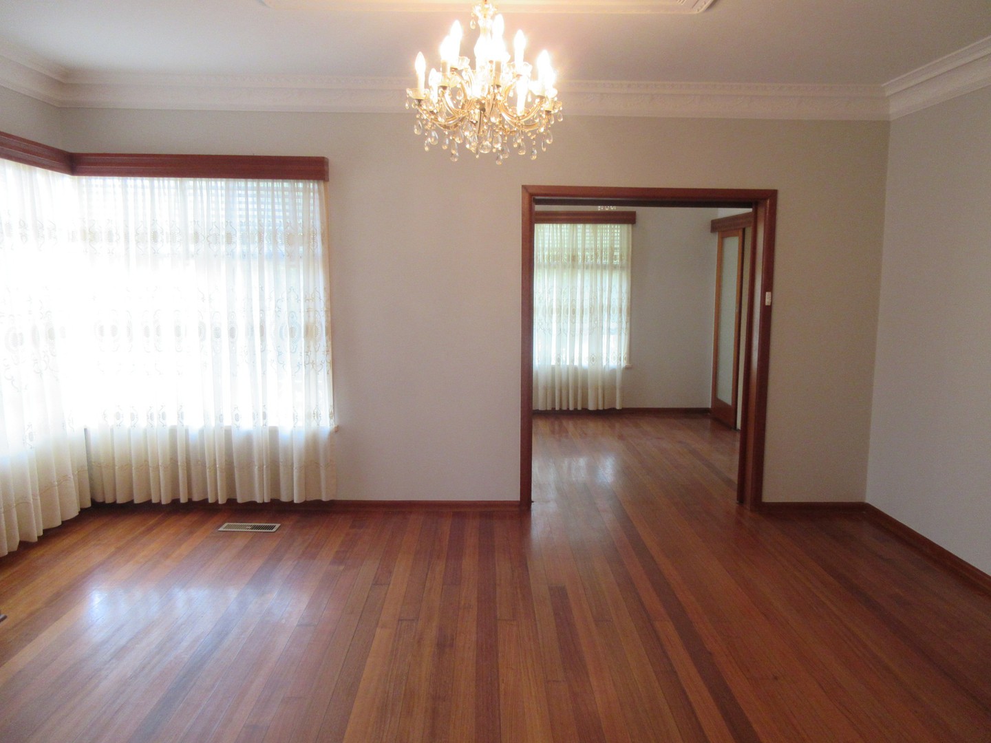 6 Keon Crescent, Sunshine West, VIC 3020 - Thumbnail 2 - 04/01/2022