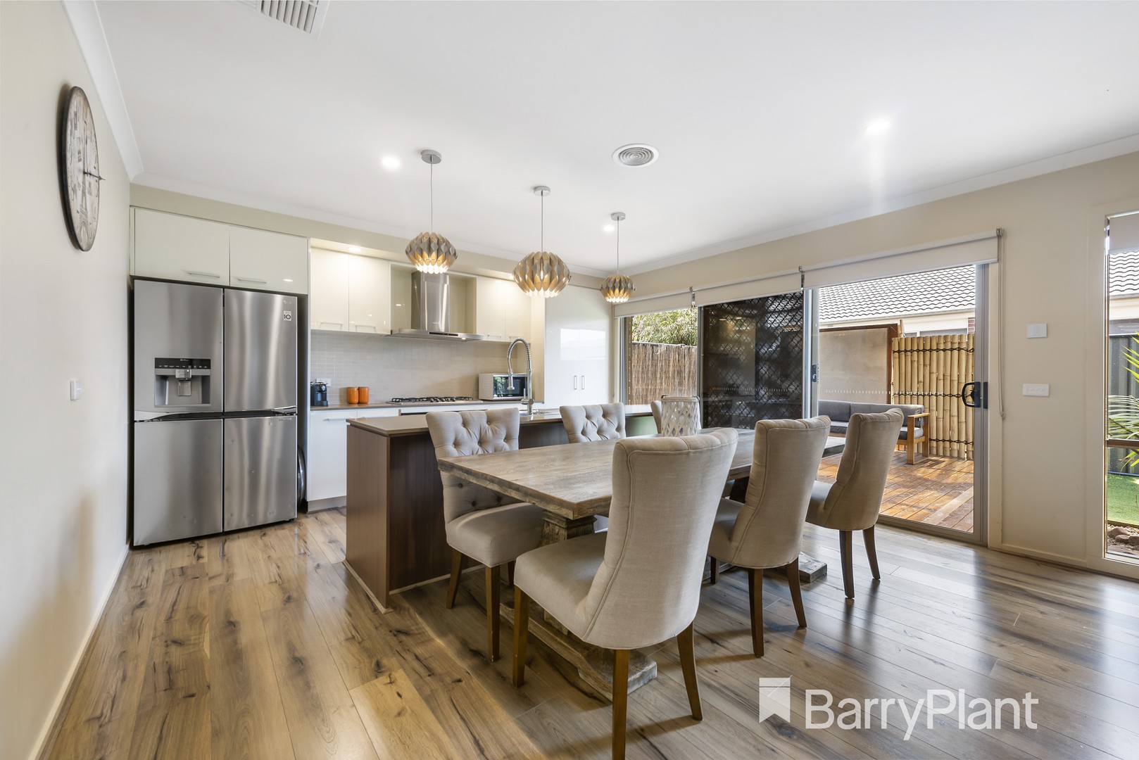 6 Kinnear Avenue, Tarneit, VIC 3029 - Thumbnail 2 - 03/12/2021