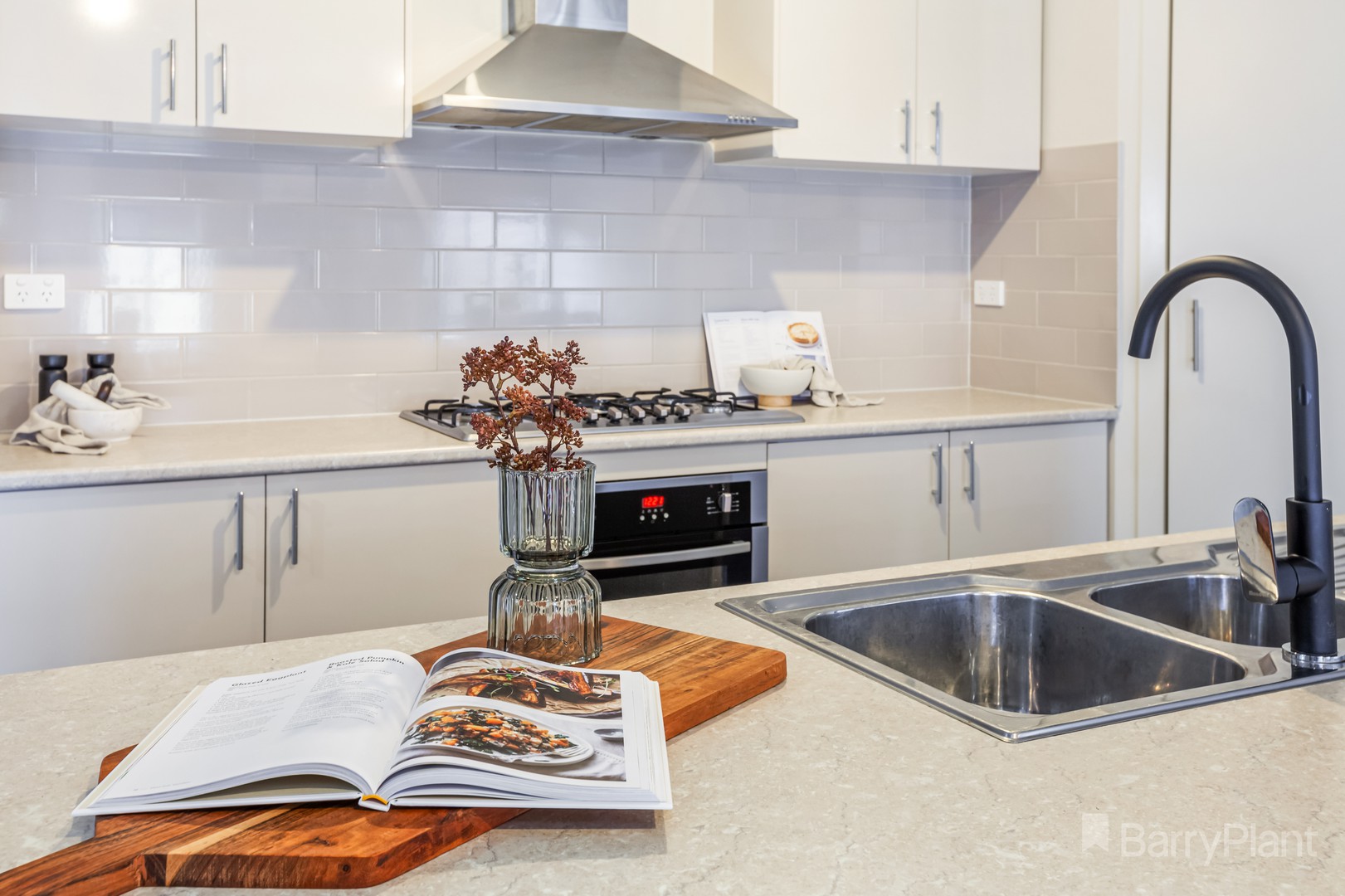 6 Kirribilli Crescent, Wallan, VIC 3756, Wallan - Thumbnail 3