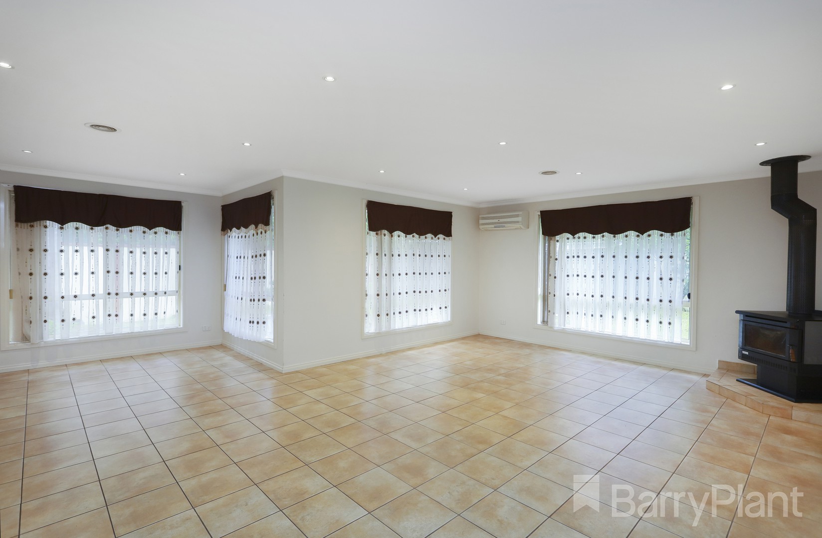 6 Lansdowne Road, Cairnlea, VIC 3023, Cairnlea - Thumbnail 6