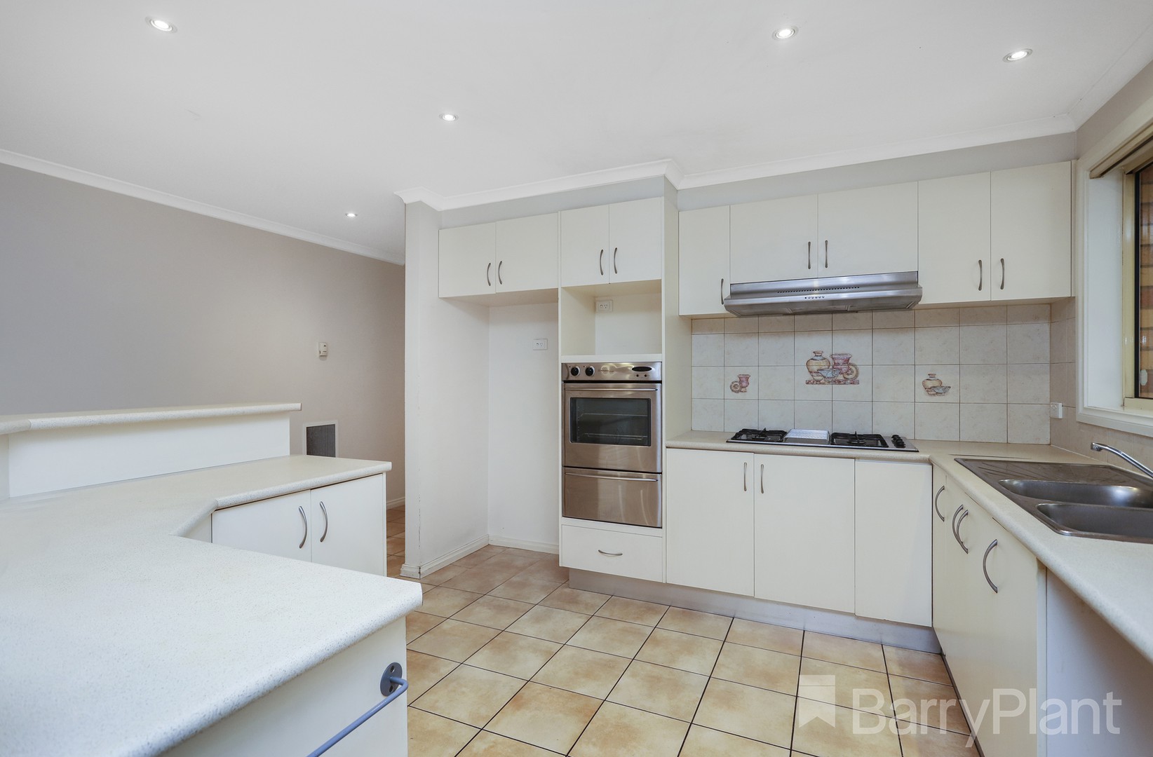 6 Lansdowne Road, Cairnlea, VIC 3023, Cairnlea - Thumbnail 8