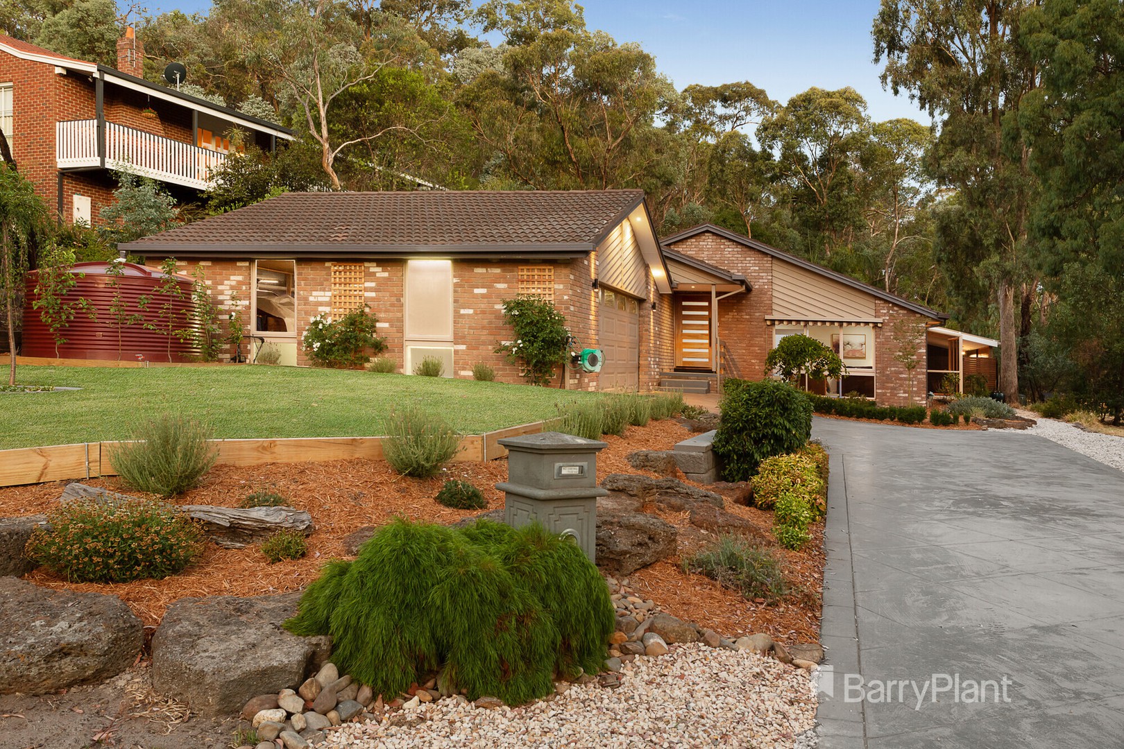 6 Lanvos Drive, Diamond Creek, VIC 3089, Diamond Creek - Thumbnail 2