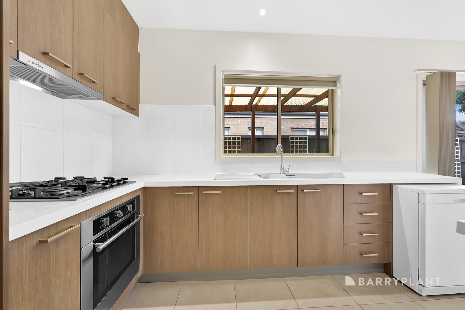 6 Larnook Place, South Morang, VIC 3752 - Thumbnail 2 - 04/12/2025