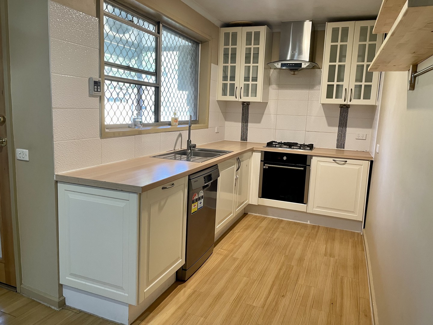 6 Learmonth Crescent, Sunshine West, VIC 3020, Sunshine West - Thumbnail 2