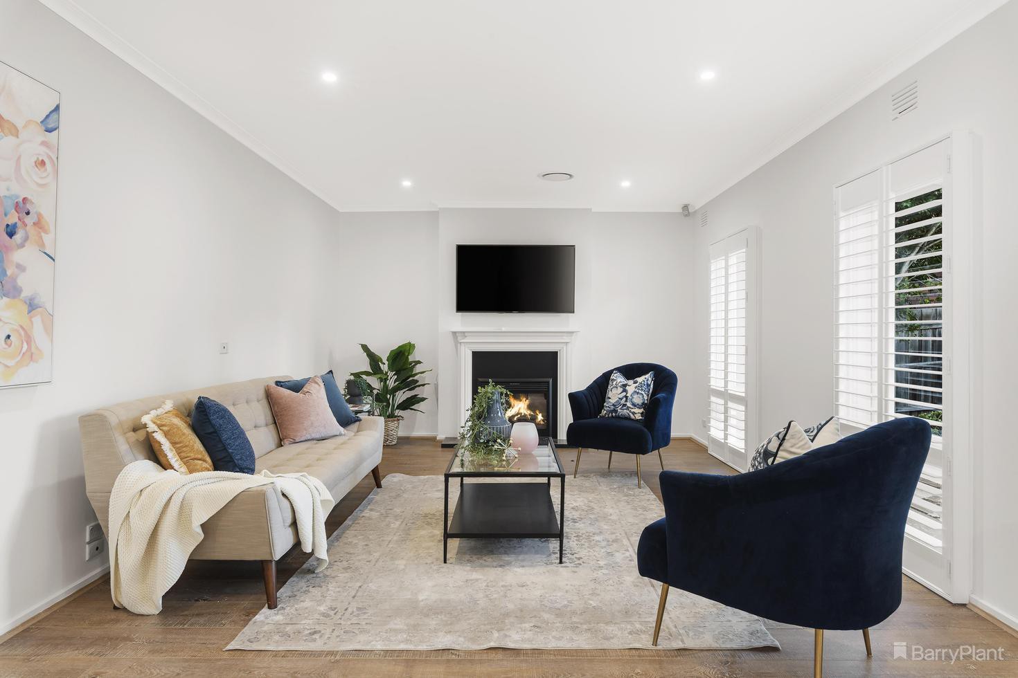 6 Leawarra Crescent, Doncaster East, VIC 3109 - Thumbnail 2 - 06/04/2023