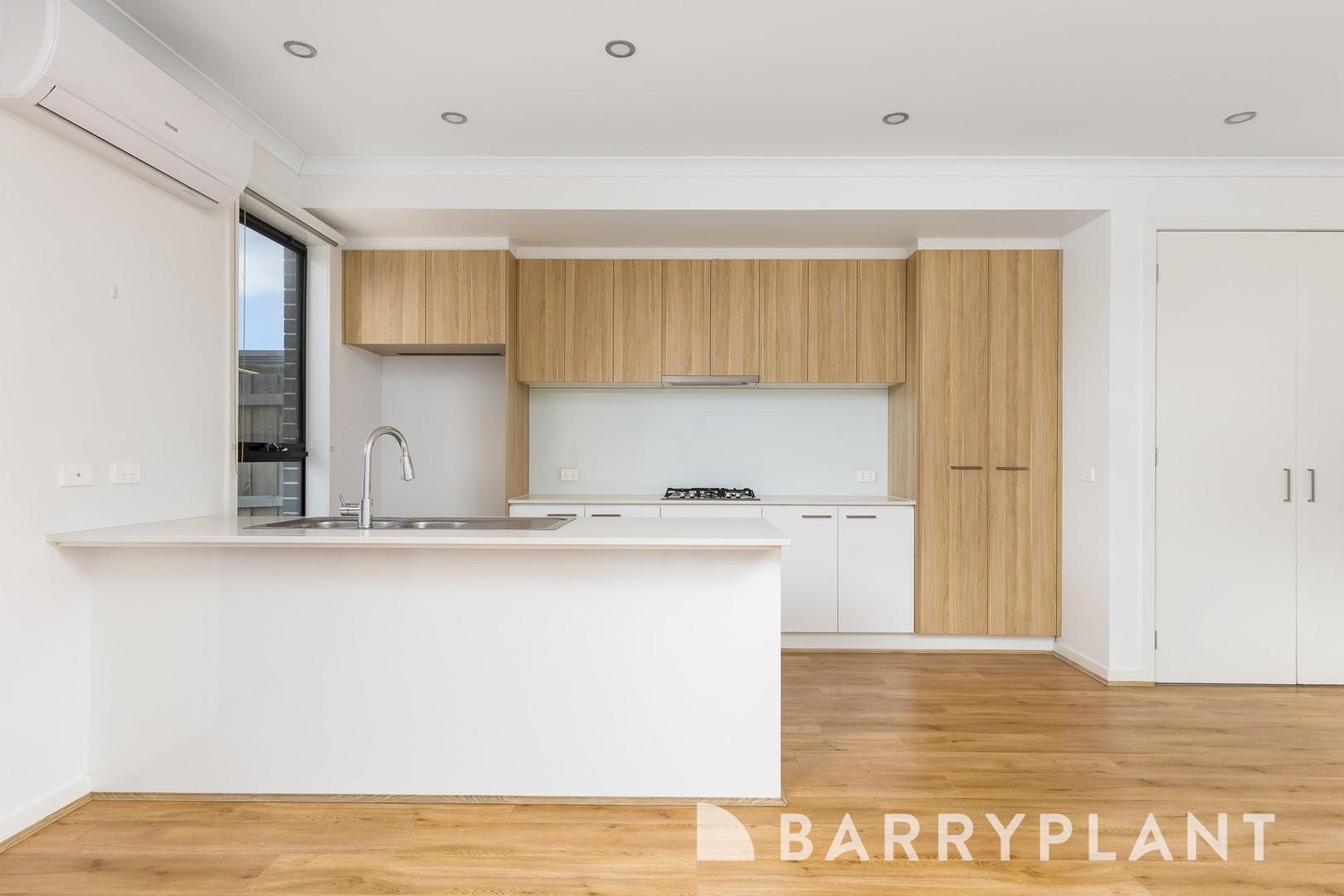 6 Lenox Walk, Point Cook, VIC 3030 - Thumbnail 2 - 04/03/2025