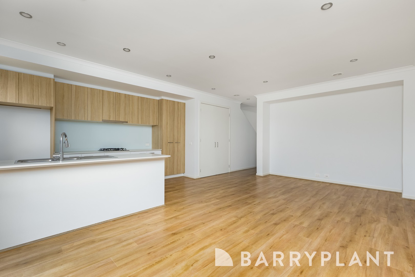 6 Lenox Walk, Point Cook, VIC 3030, Point Cook - Thumbnail 4