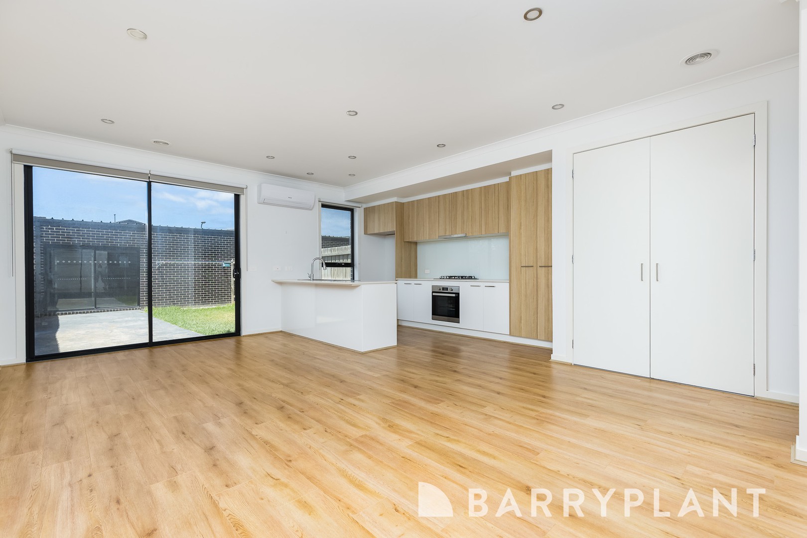 6 Lenox Walk, Point Cook, VIC 3030, Point Cook - Thumbnail 5