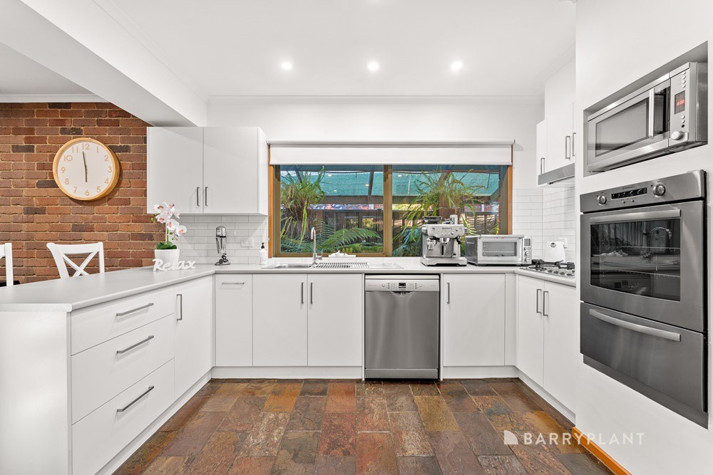 6 Lightwood Court, South Morang, VIC 3752, South Morang - Thumbnail 3