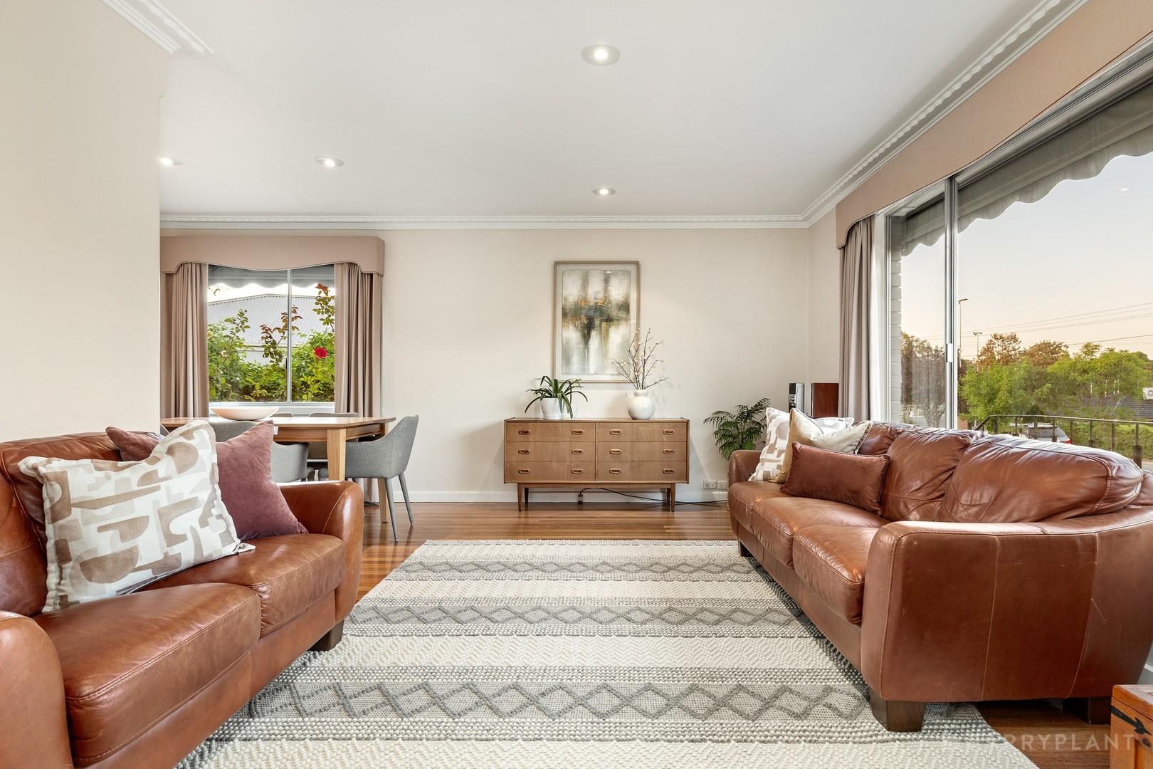 6 Linda Crescent, Ferntree Gully, VIC 3156 - Thumbnail 2 - 06/03/2025