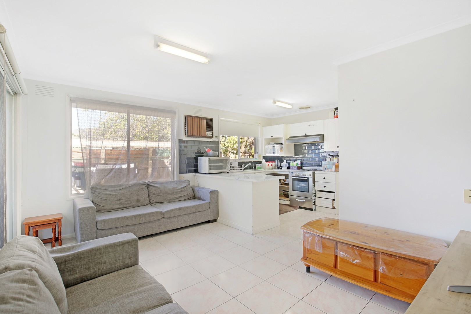 6 Lomond Court, Lalor, VIC 3075, Lalor - Thumbnail 2