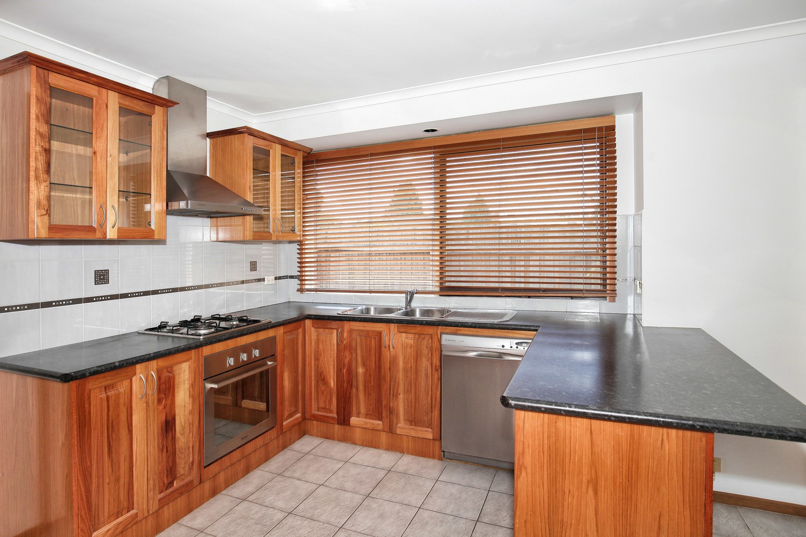 6 London Court, Craigieburn, VIC 3064 - Thumbnail 2 - 08/07/2025