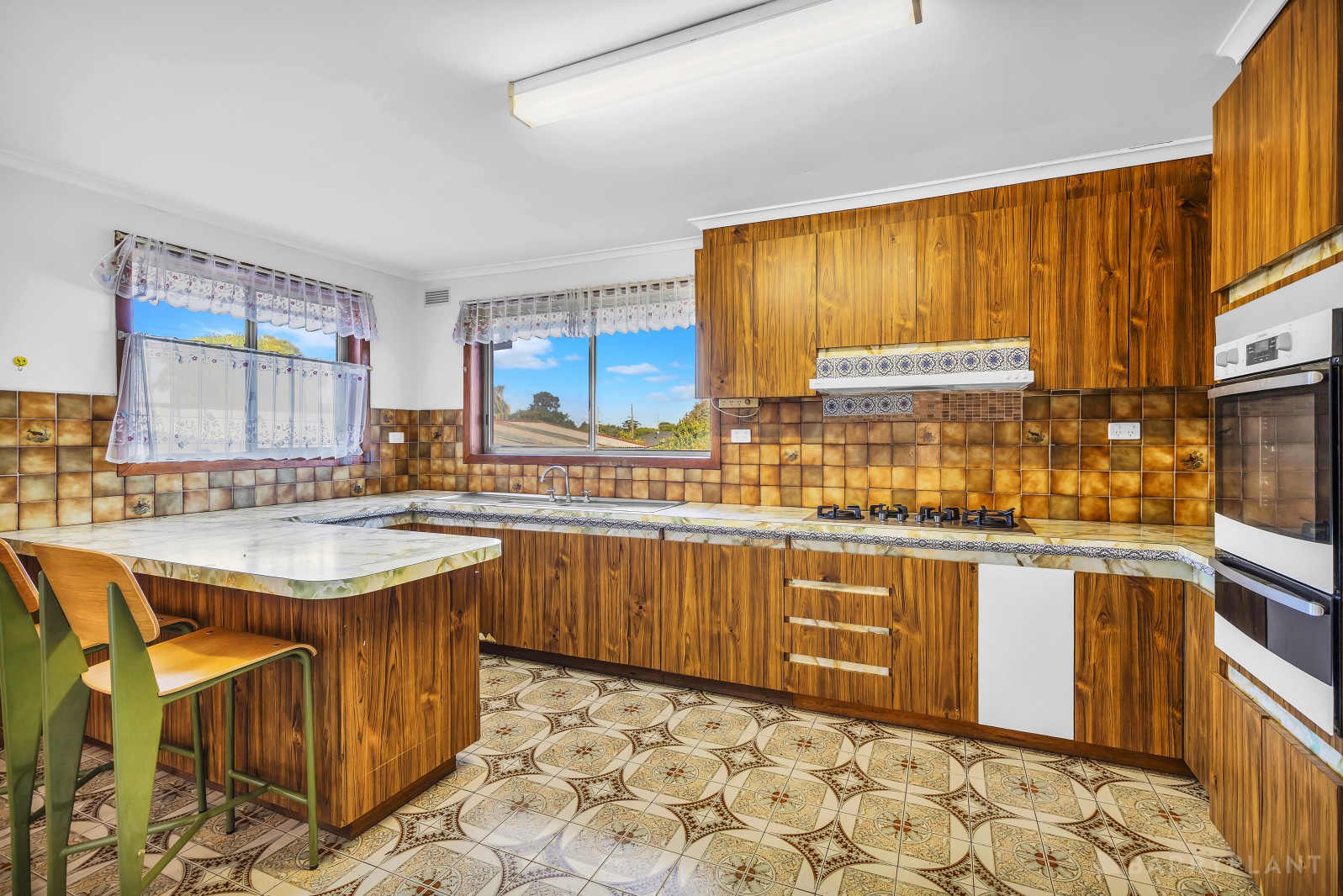6 Londrew Avenue, Springvale South, VIC 3172, Springvale South - Thumbnail 3