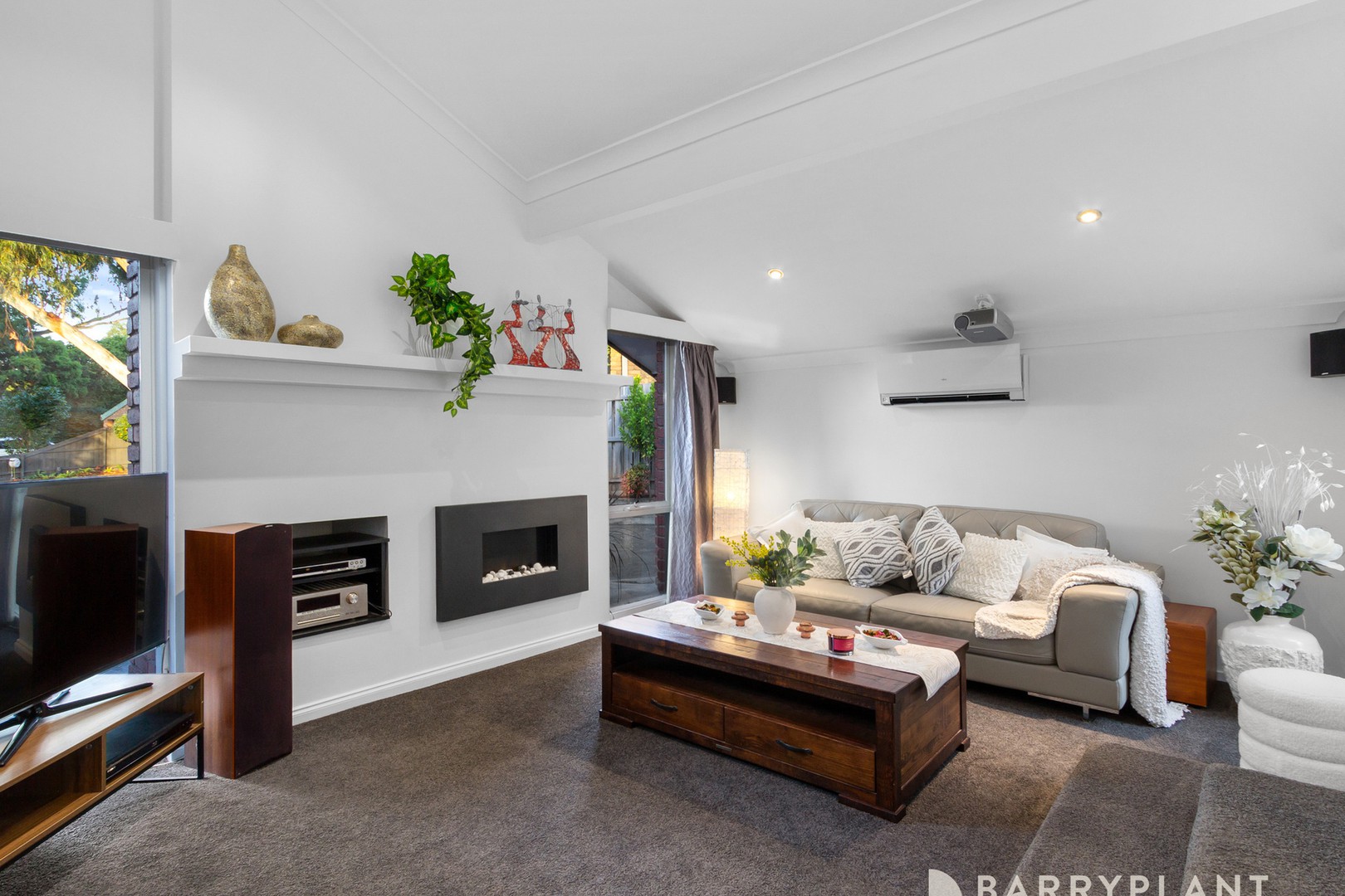 6 Louise Court, Lysterfield, VIC 3156 - Thumbnail 2 - 29/02/2024