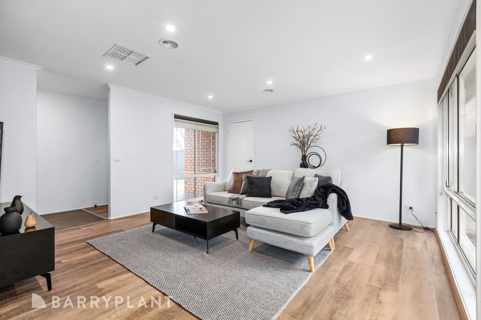6 Macdonald Close, Wallan, VIC 3756, Wallan - Thumbnail 2