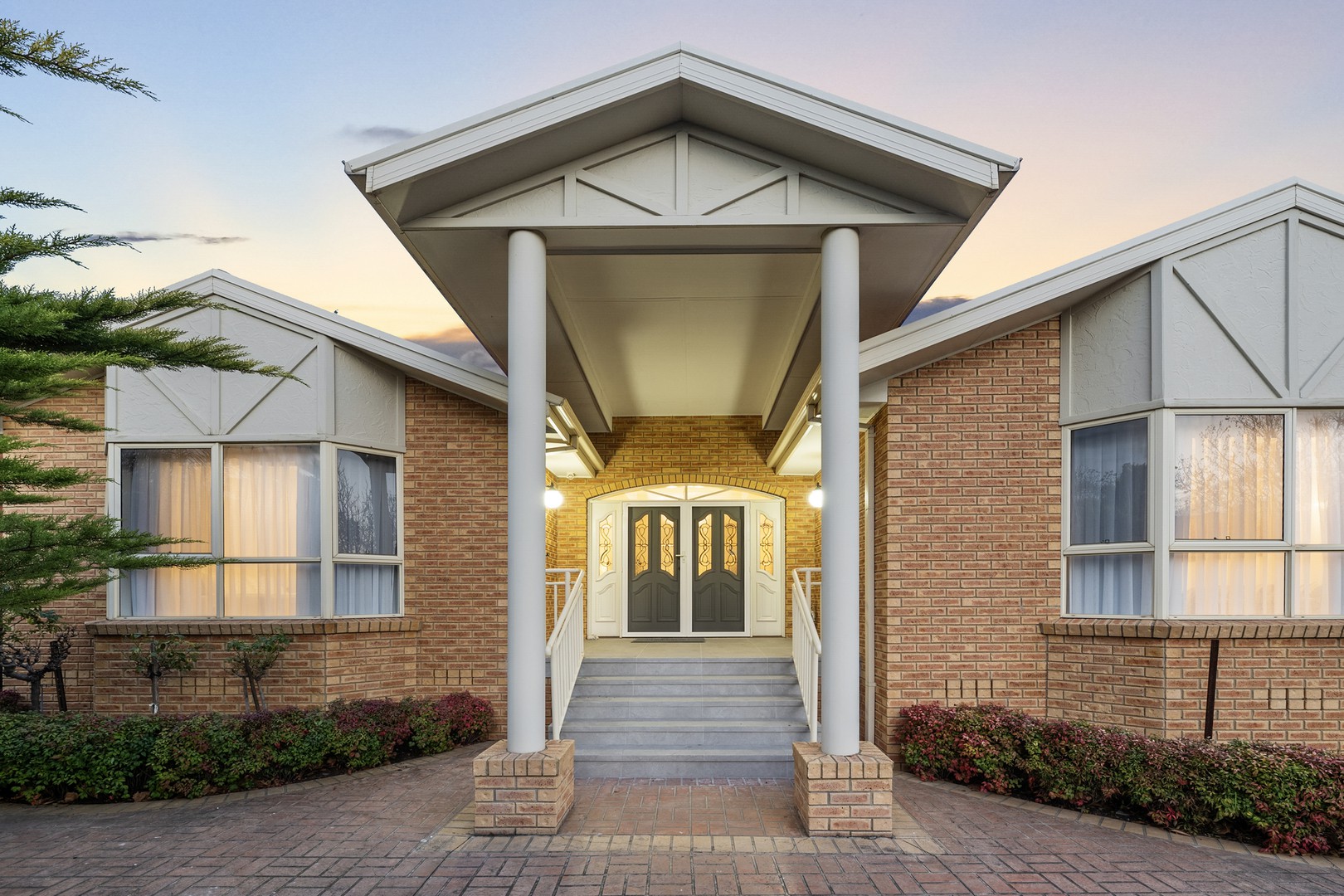 6 Mackenzie Close, Taylors Lakes, VIC 3038, Taylors Lakes - Thumbnail 2