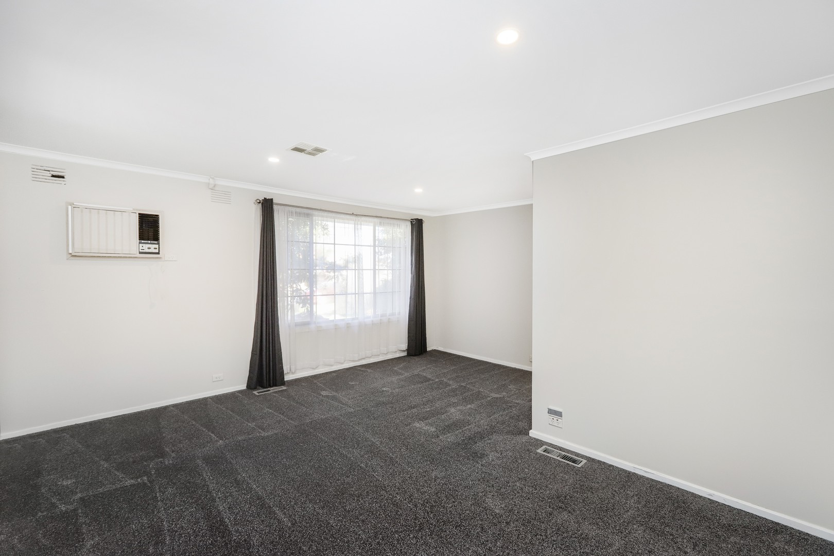 6 Malabar Close, Sunshine West, VIC 3020, Sunshine West - Thumbnail 2