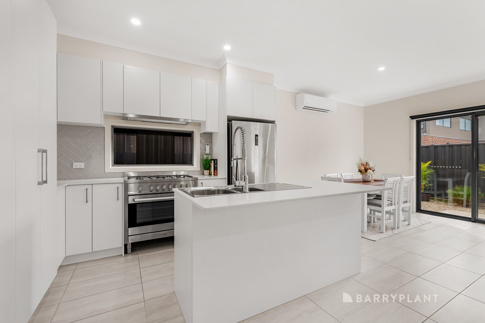 6 Mandarin Court, Mernda, VIC 3754, Mernda - Thumbnail 2
