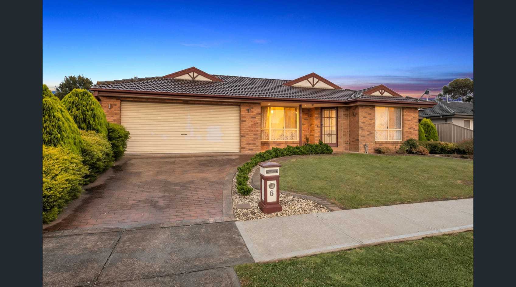 6 Manningtree Parade, Craigieburn, VIC 3064