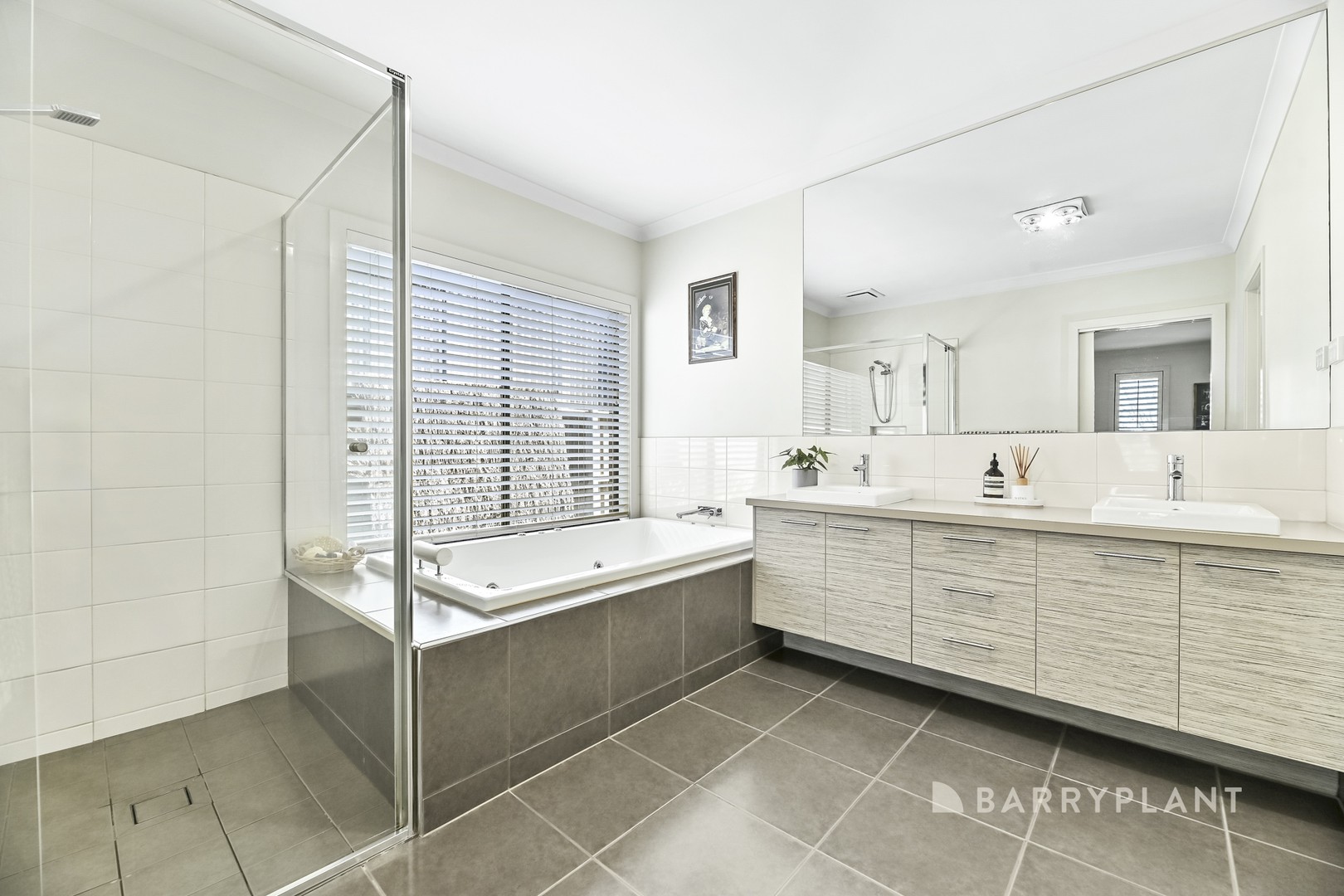6 Manorwood Way, Berwick, VIC 3806, Berwick - Thumbnail 5