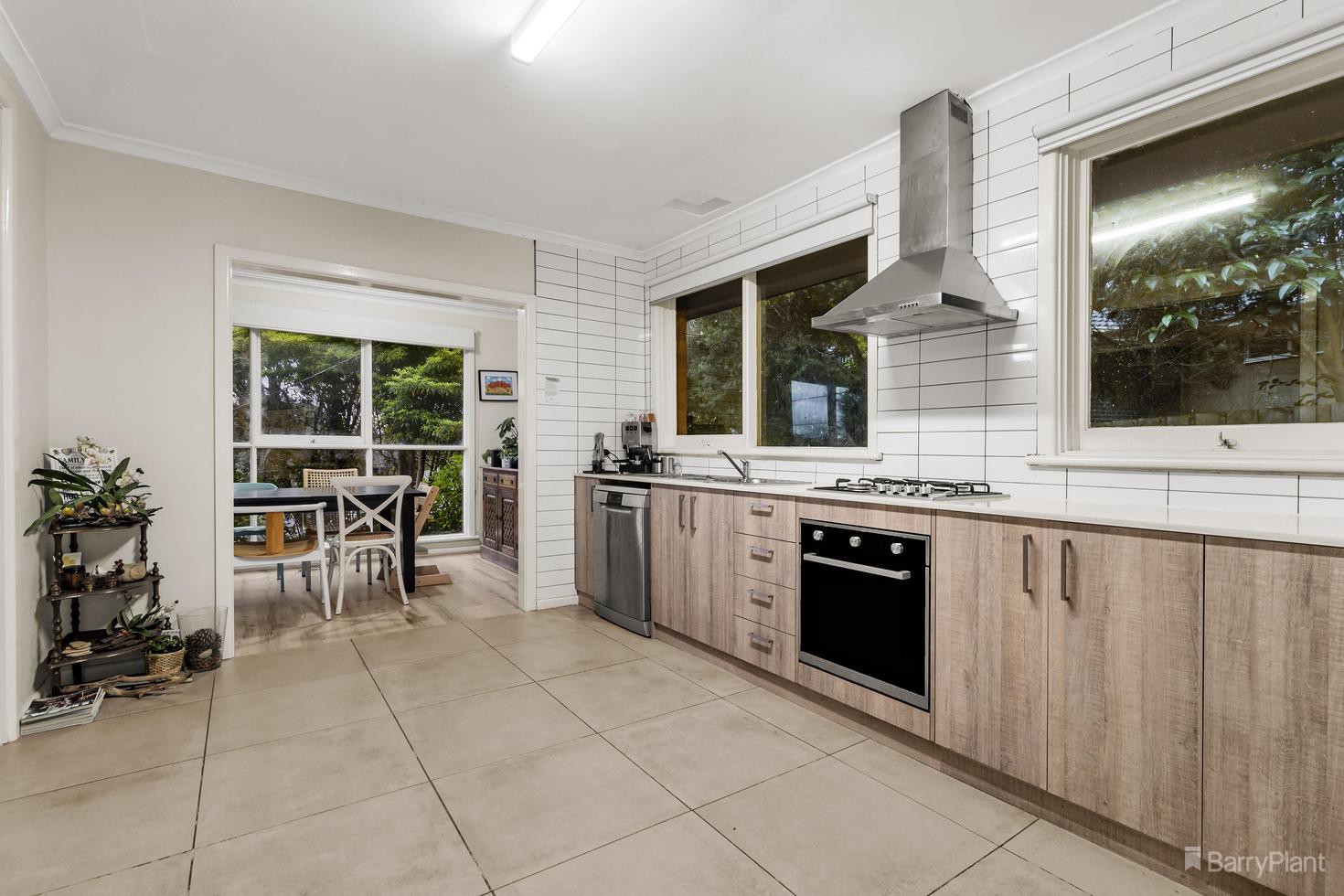 6 Maple Court, Doncaster, VIC 3108, Doncaster - Thumbnail 3